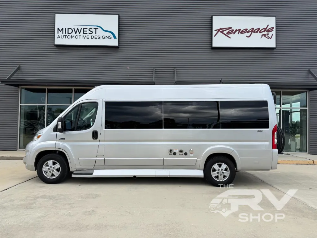 2025 Midwest Automotive Designs Luxe Cruiser D4, Photos photo 10