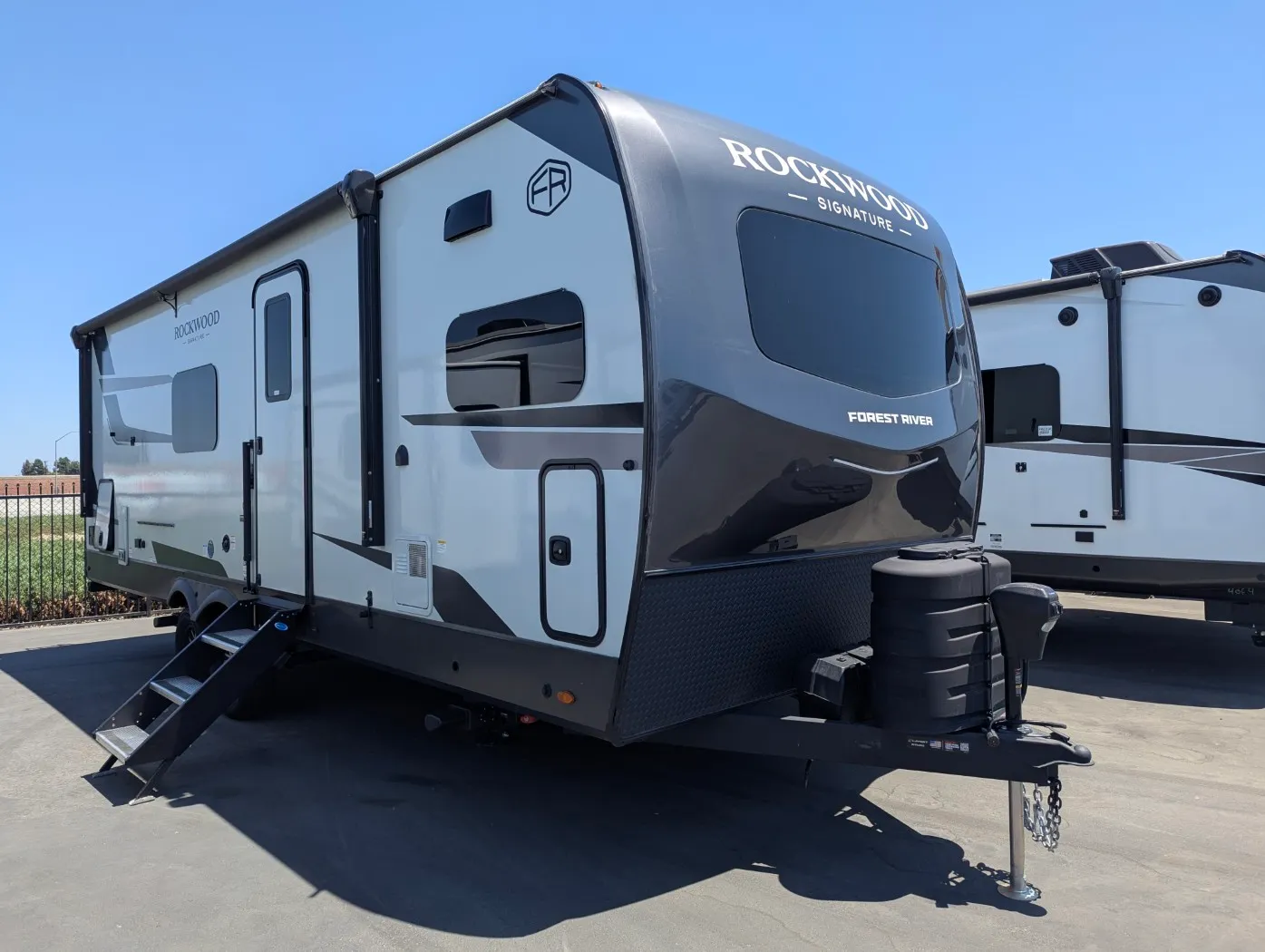 2026 Forest River Rockwood Signature 8263MBR - Photo 2