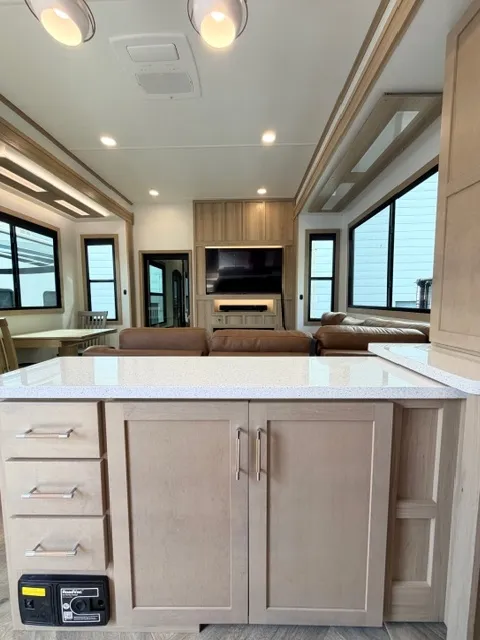 2026 Keystone Raptor 441, Photos photo 19