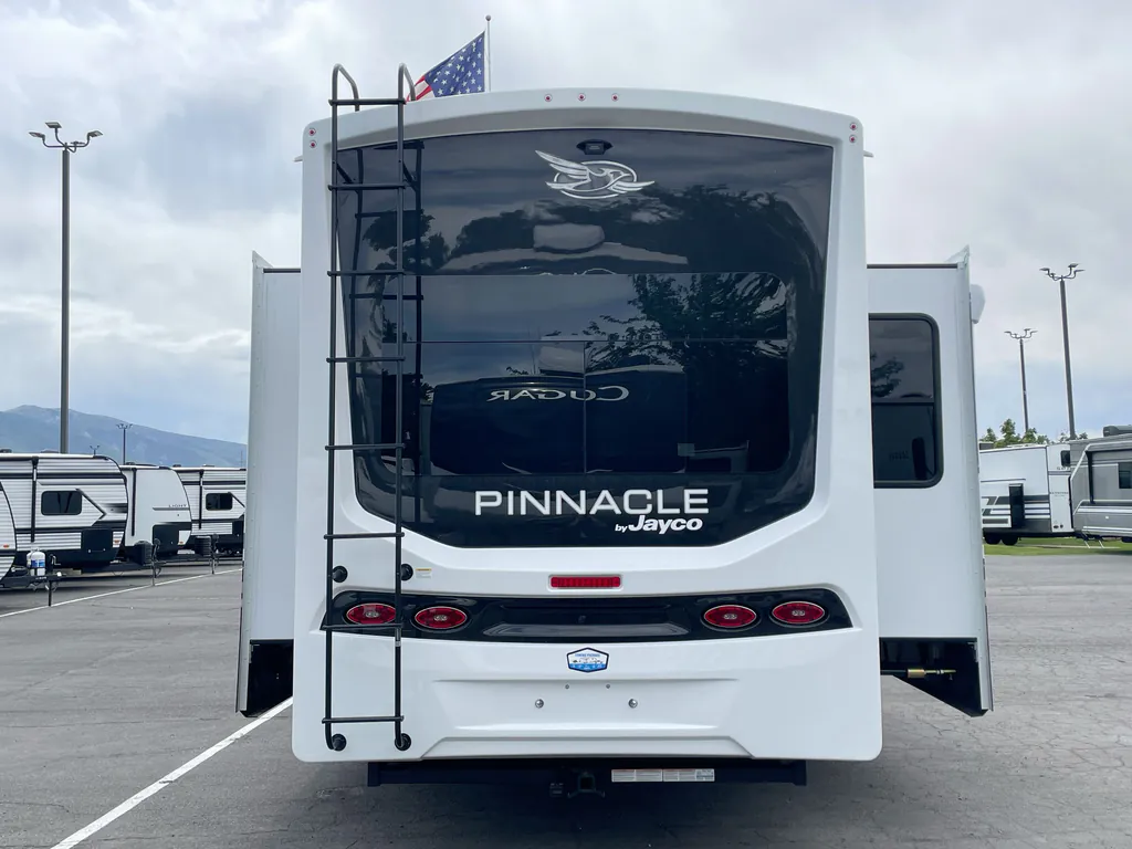 2027 Jayco Pinnacle 36FBTS, Photos photo 7