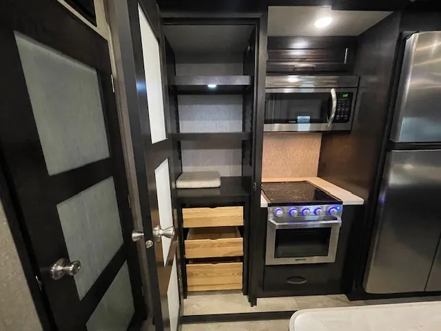 2018 Grand Design Momentum 376TH, Photos photo 31