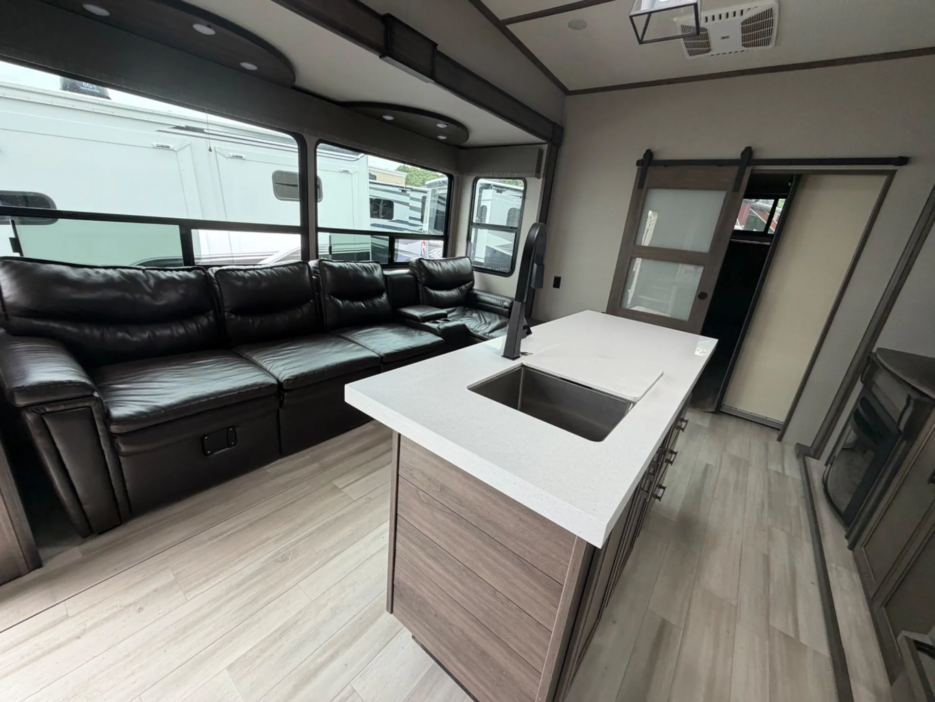2021 Grand Design Solitude S-Class 3740BH - Photo 4