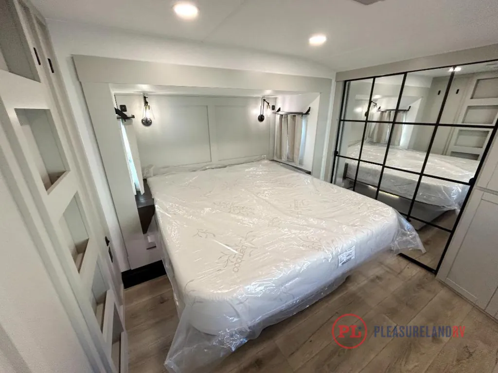 2026 Brinkley Model Z 3600, Photos photo 18