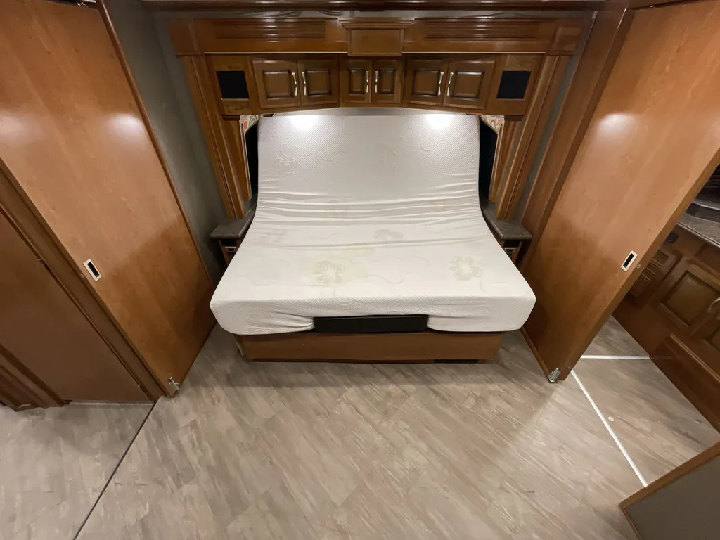 2018 Fleetwood Pace Arrow LXE 38K, Photos photo 14