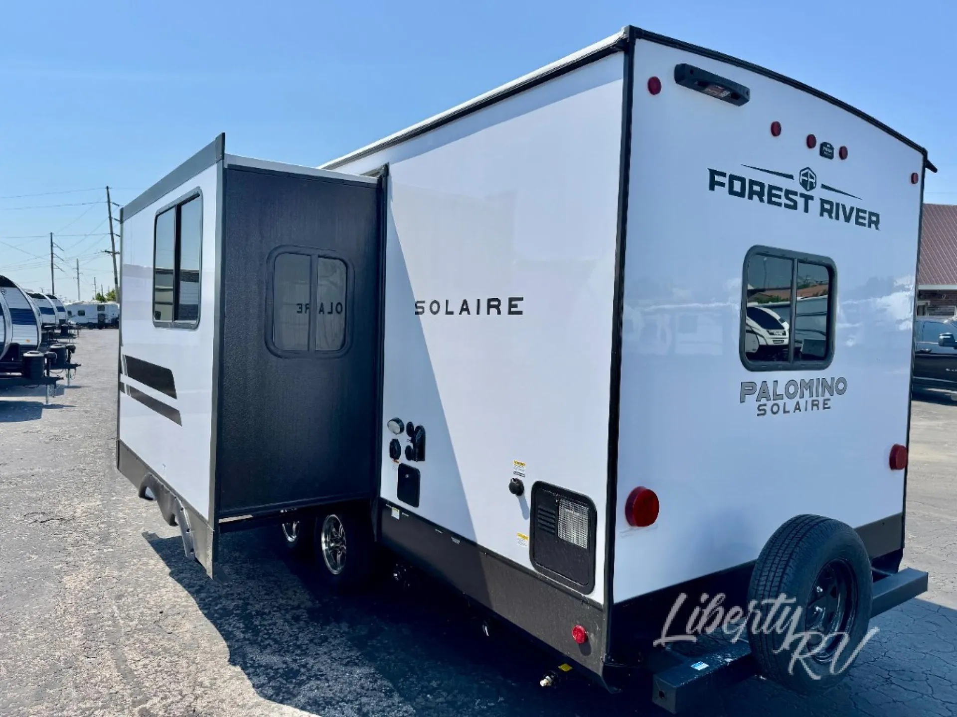 2027 Forest River Solaire 2420RBS - Photo 4