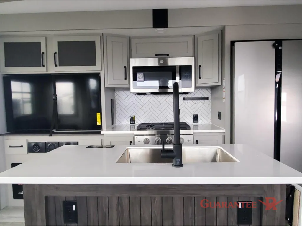 2026 Keystone Montana High Country 385BR, Photos photo 12