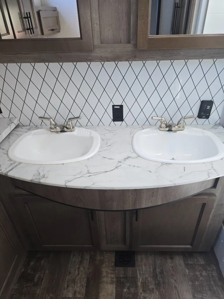 2022 Forest River Sabre 37FLH - Photo 4