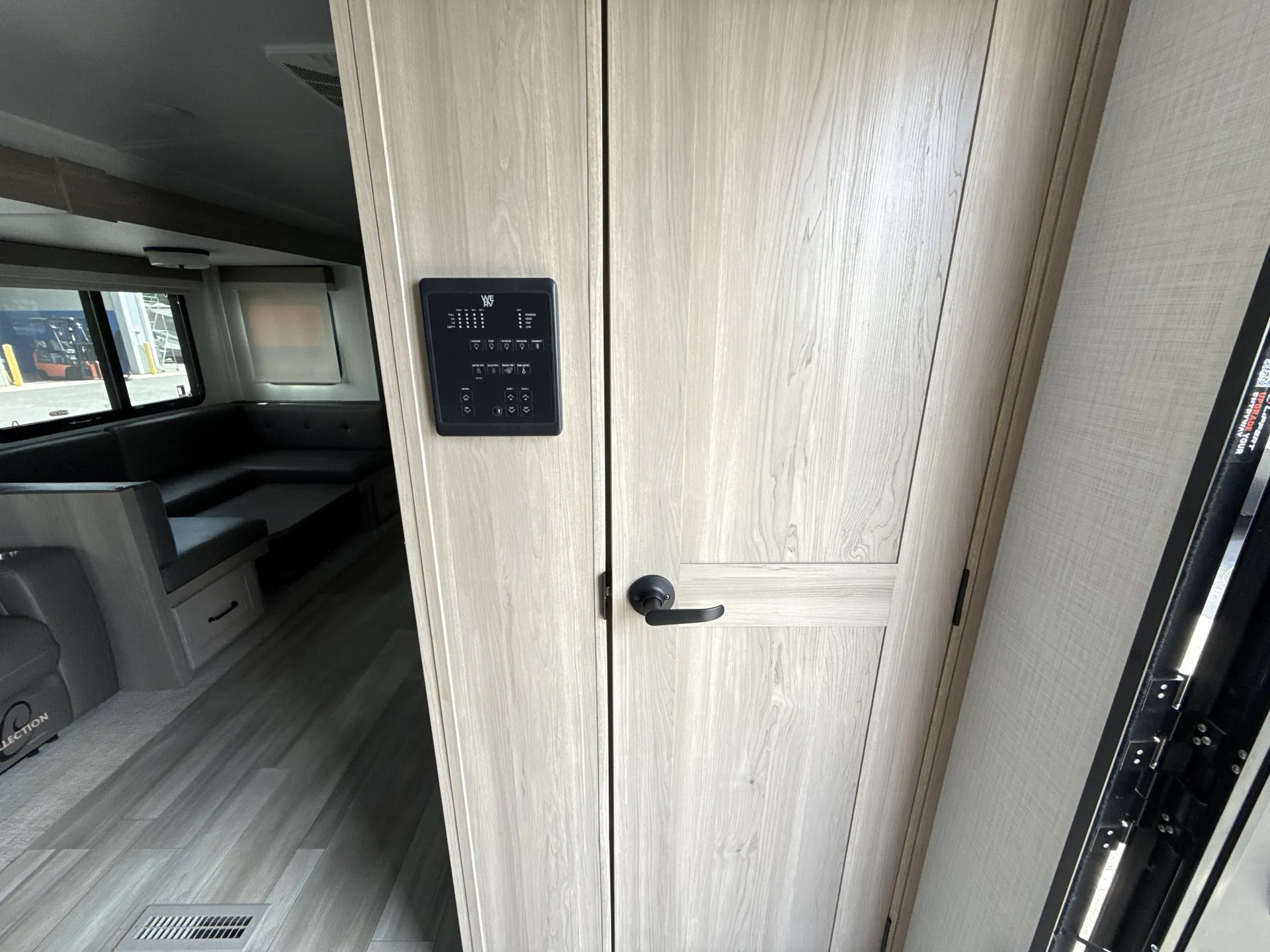2024 Forest River Flagstaff Super Lite 27BHWS — backside