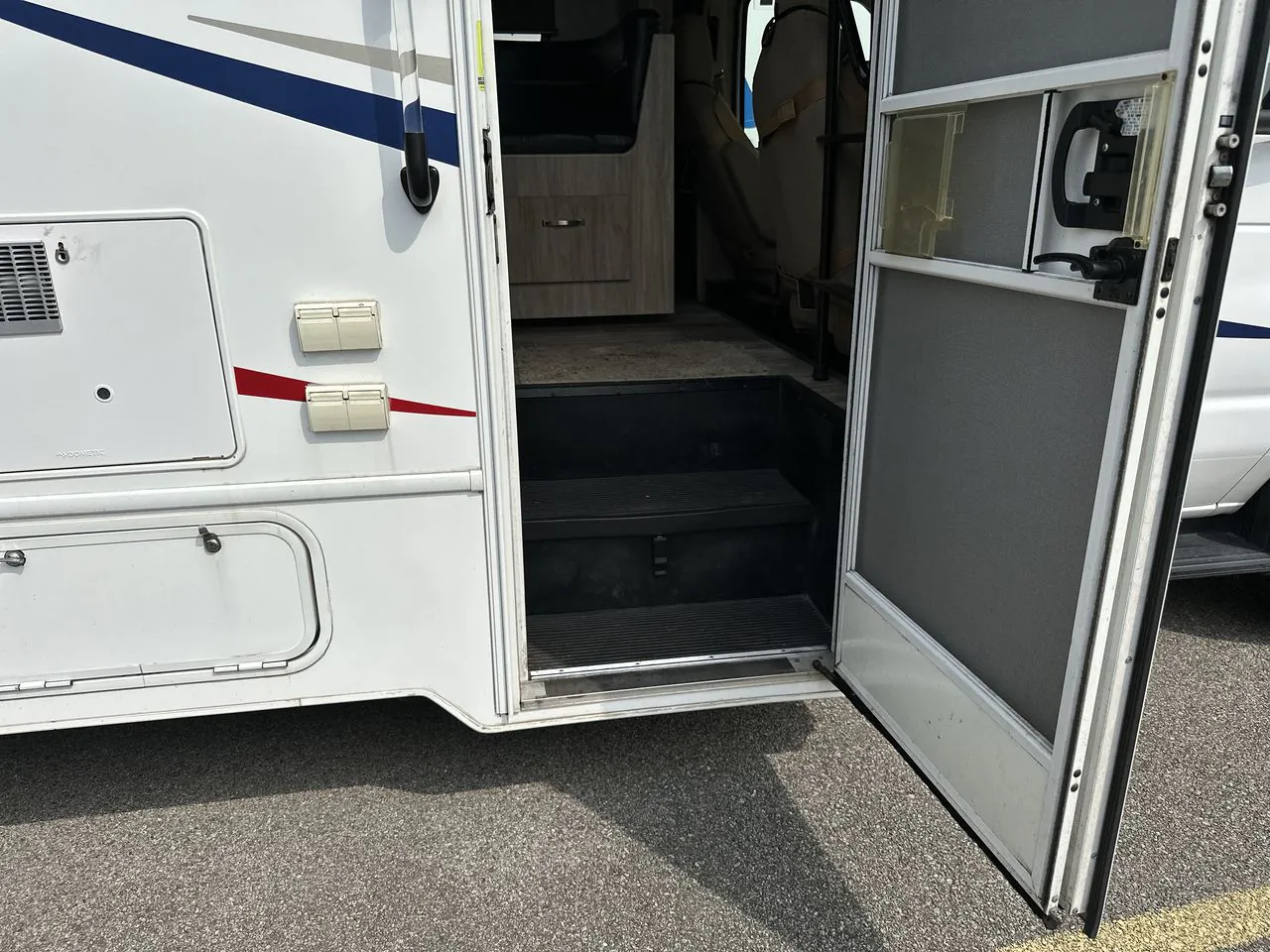 2019 Forest River Forester 2421MS - Photo 3