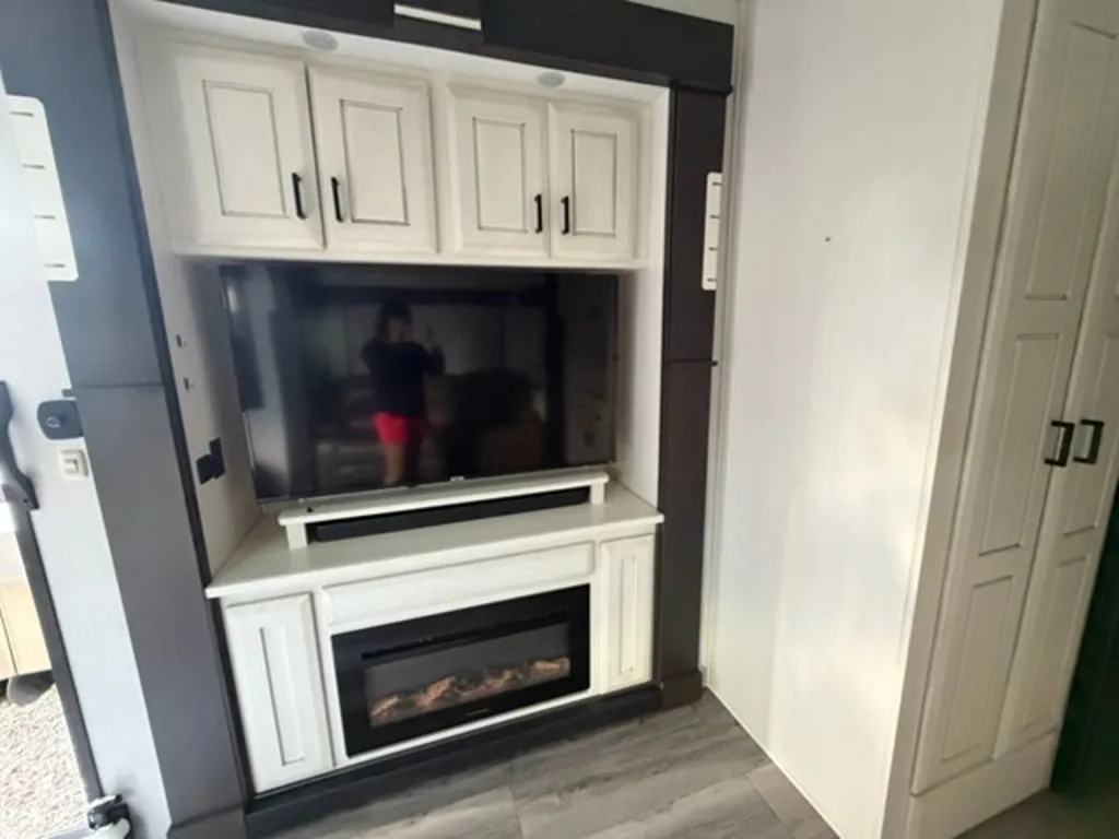 2021 DRV Mobile Suites 41 - Photo 4