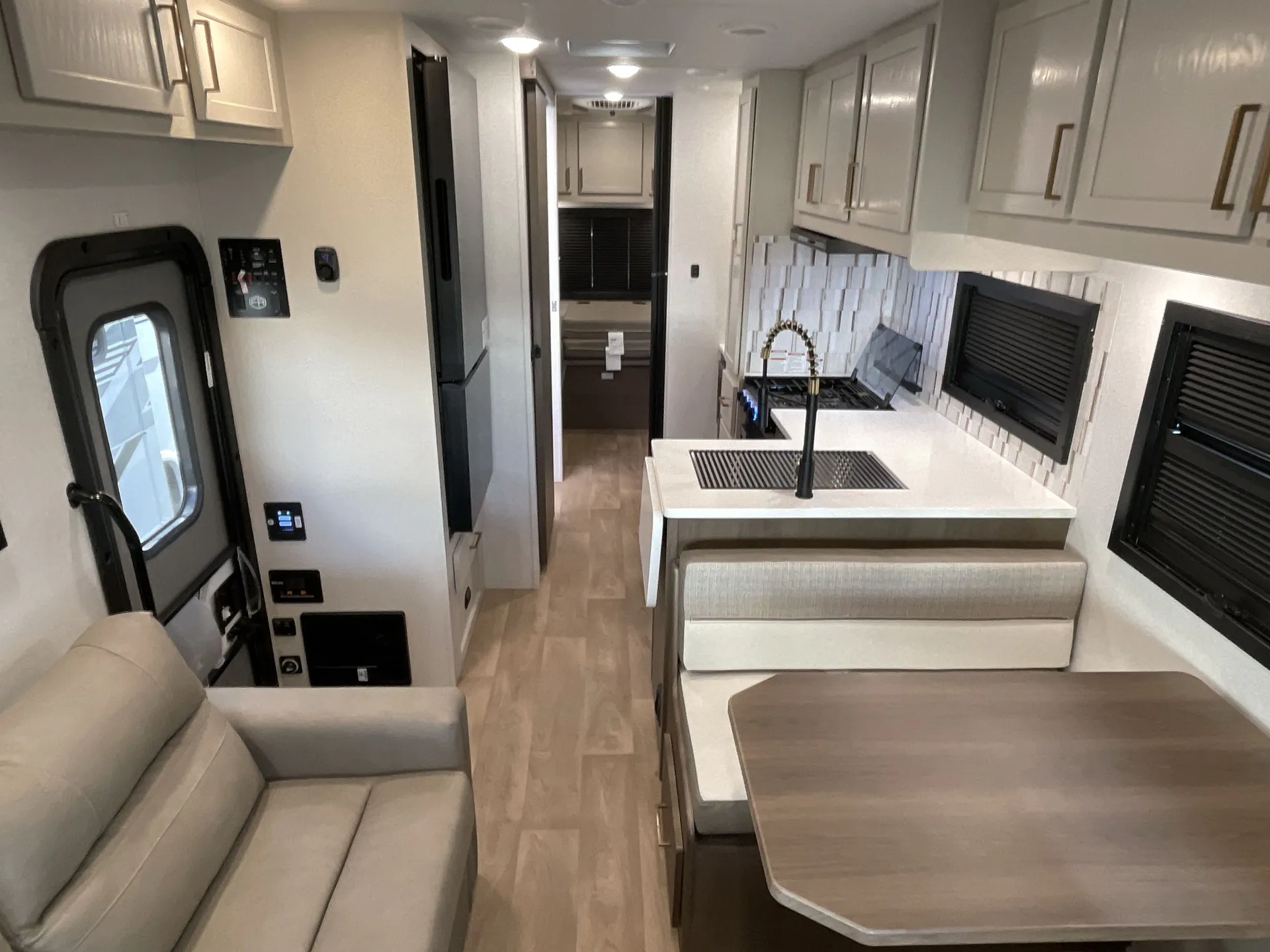2026 East to West College Avenue 2711NK — living area main