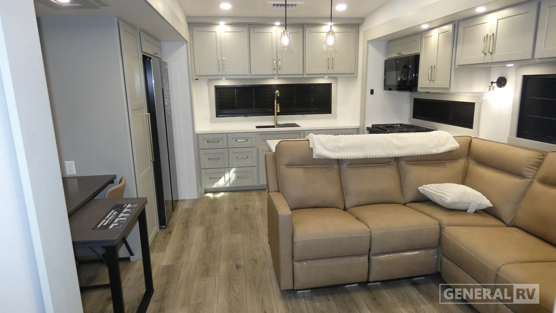 2027 Brinkley Model Z 3200 - Photo 3