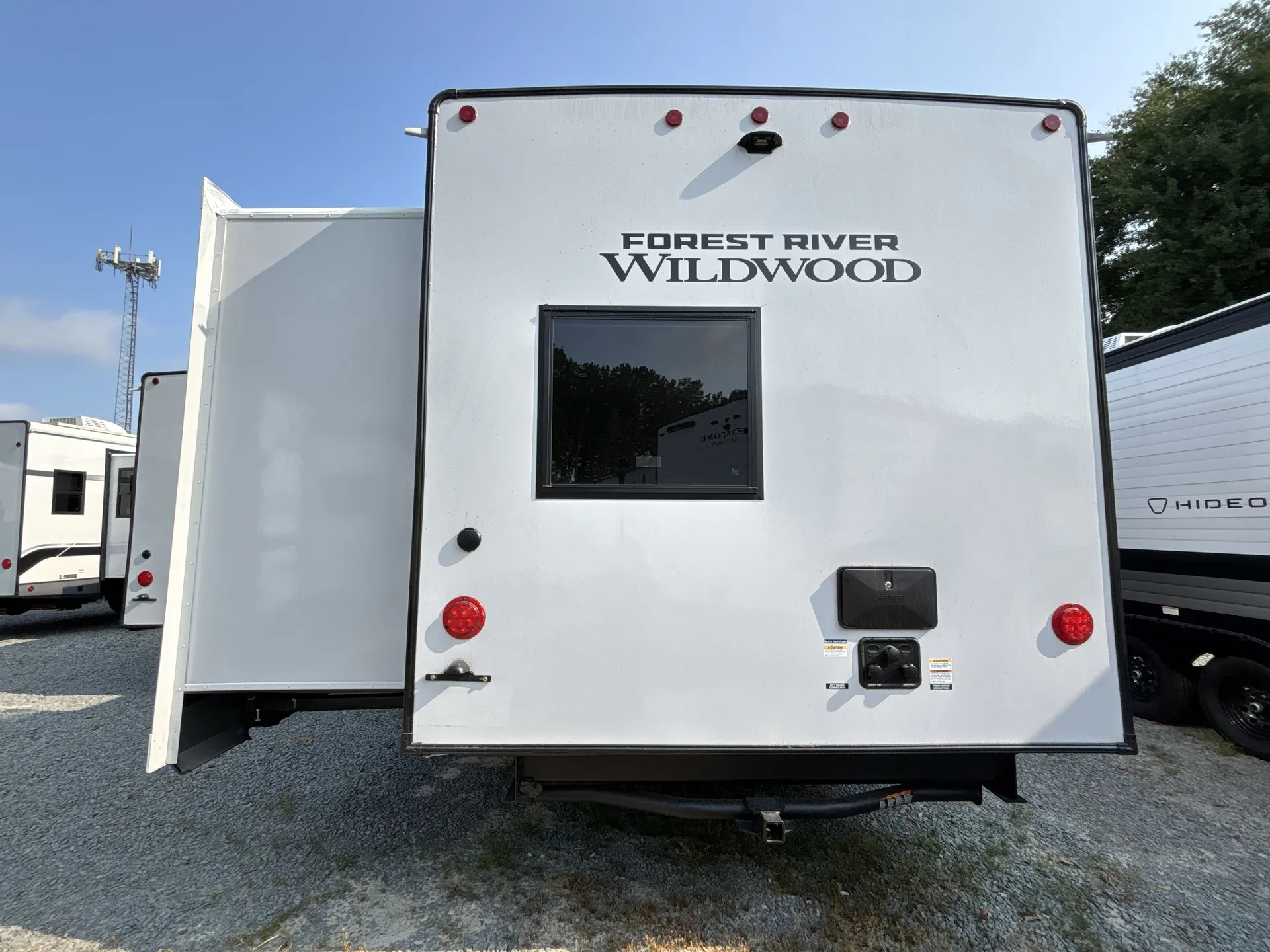 2027 Forest River Wildwood Heritage Glen 310BHI — backside