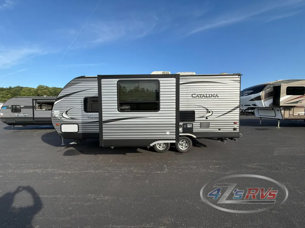 2017 Coachmen Catalina Legacy Edition 223RBS, Photos photo 5