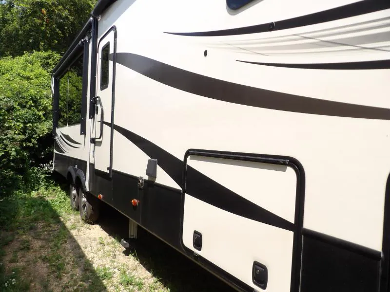 2019 Keystone Alpine 3650RL - Photo 4
