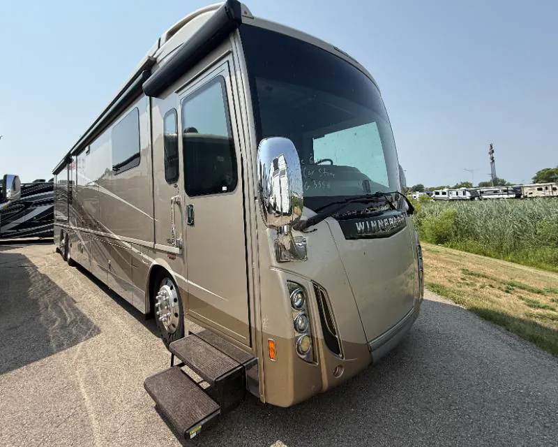 2017 Winnebago Grand Tour 45RL - Photo 2