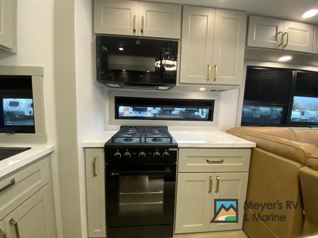 2026 Brinkley Model G 3950, Photos photo 17