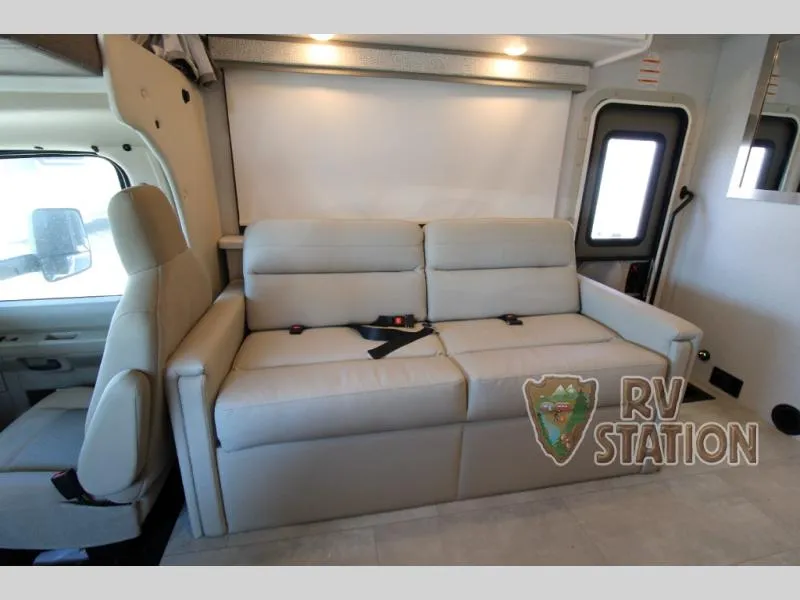 2026 Thor Motor Coach Chateau 28Z - Photo 4