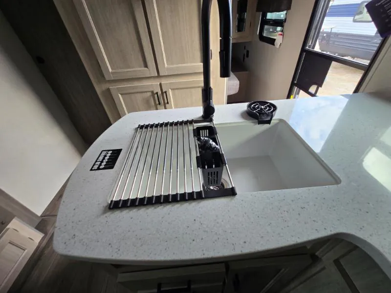 2026 Coachmen Catalina Legacy Edition 273DBHCK, Photos photo 17