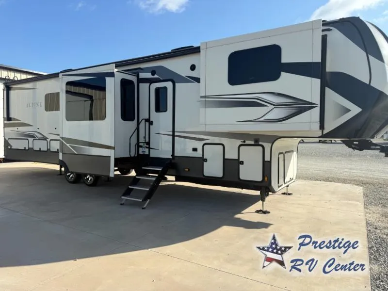 2022 Keystone Alpine 3700FL - Photo 2