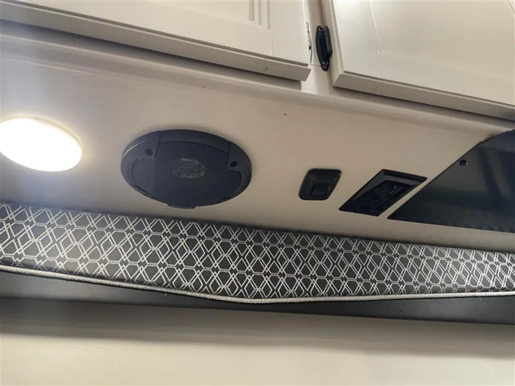 2021 Thor Motor Coach Axis 24.3, Photos photo 12