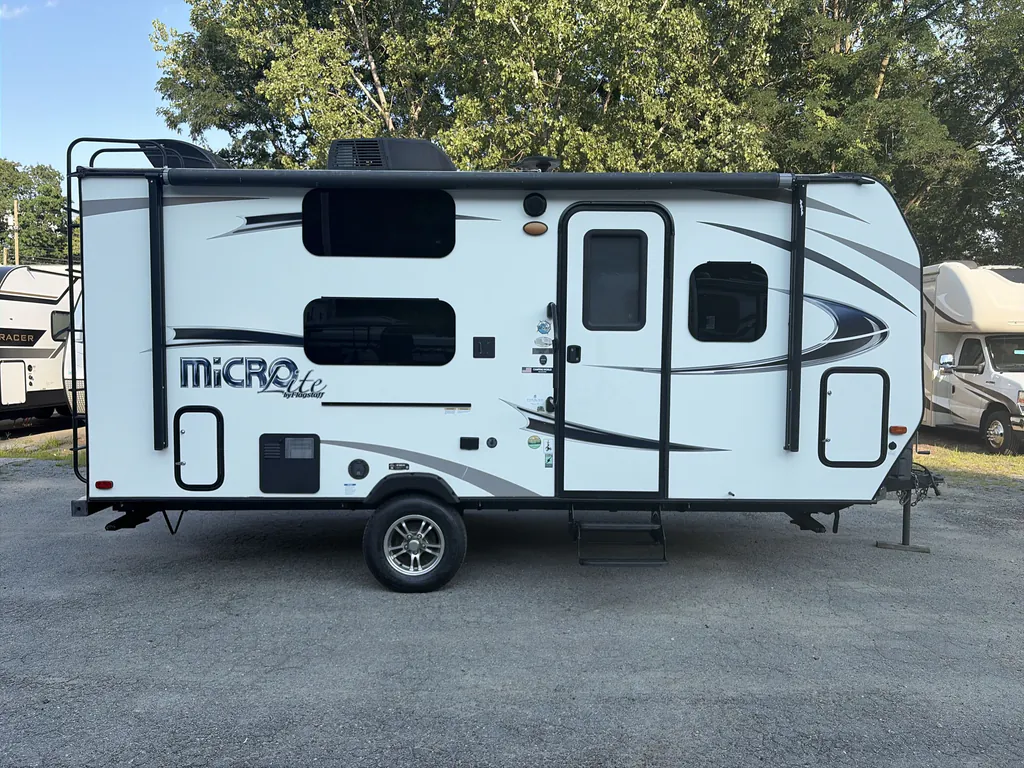 2018 Forest River Flagstaff Micro Lite 19KD, Photos photo 5