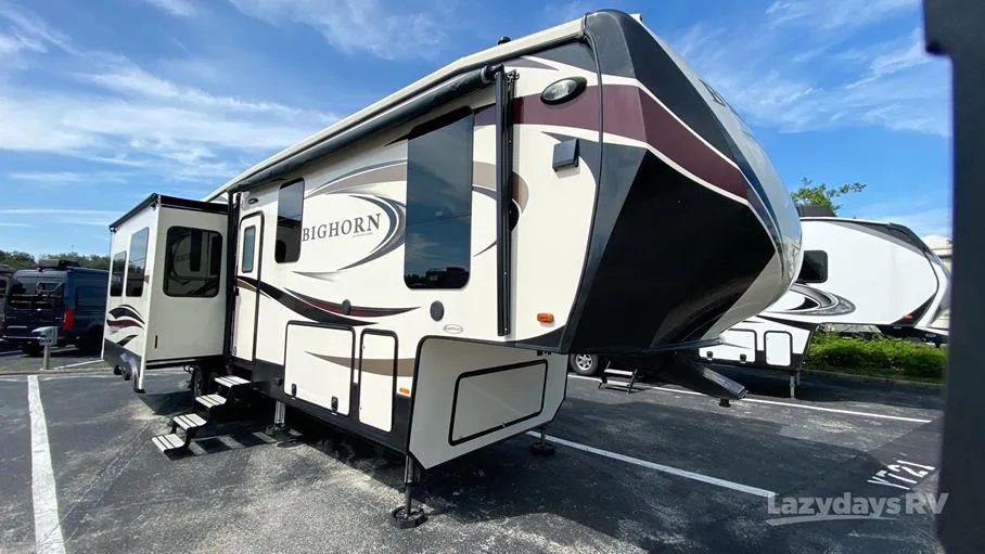 2019 Heartland Bighorn 3270RS - Photo 2