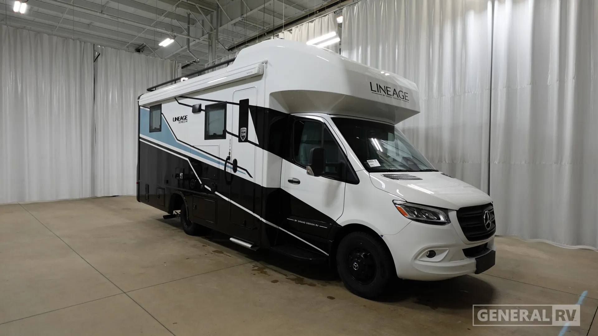 2026 Grand Design Lineage Series M 25FW - Photo 2
