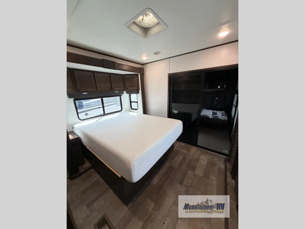 2021 Forest River XLR Hyperlite 3310, Photos photo 18