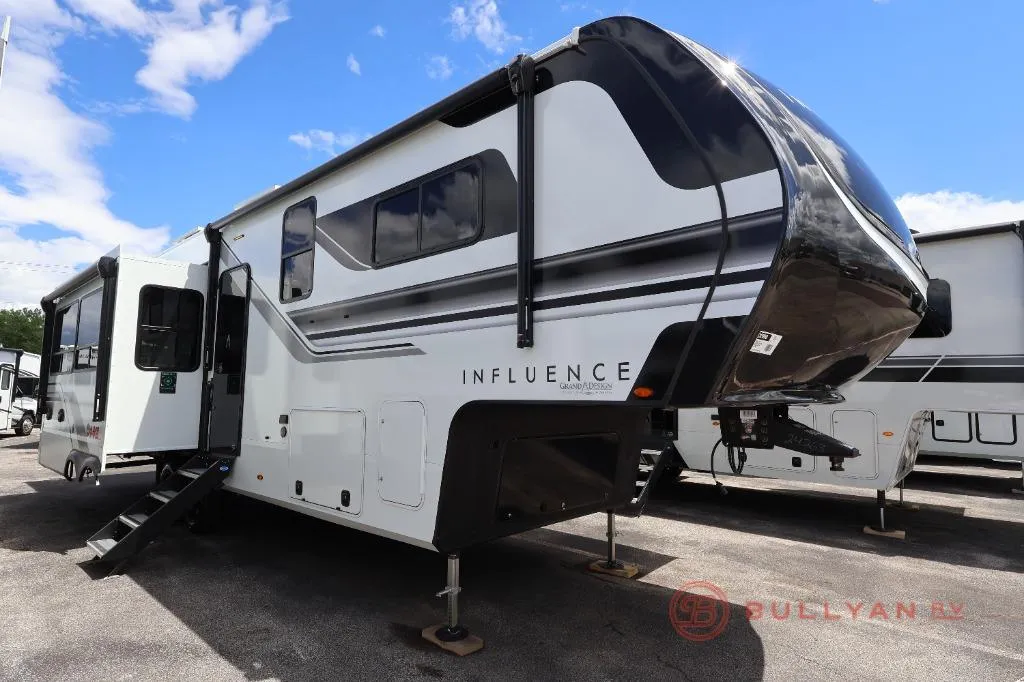 2027 Grand Design Influence 3003RL - Photo 2
