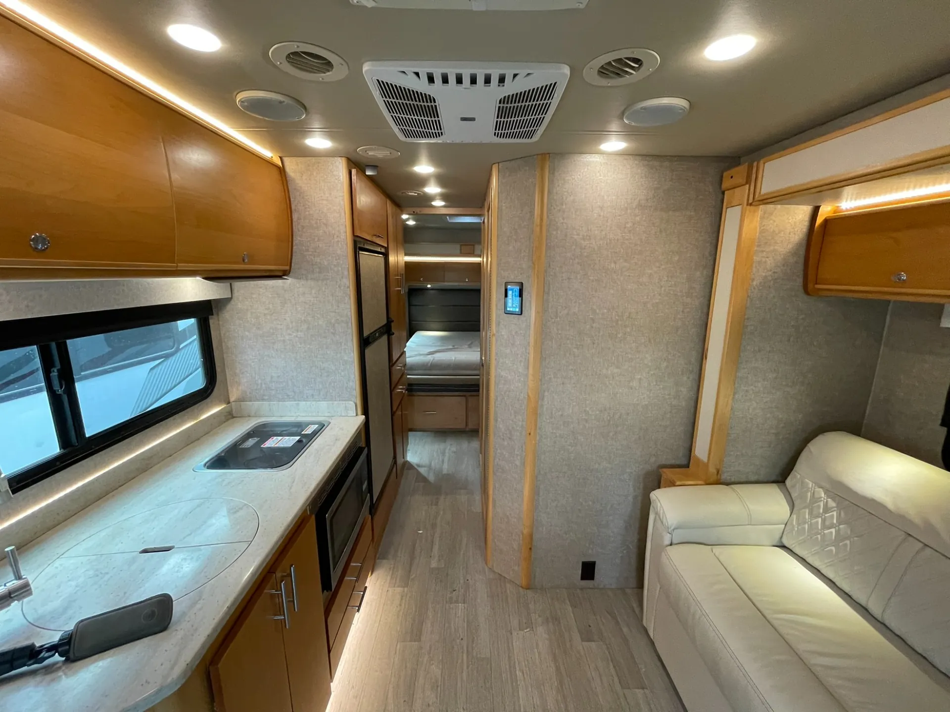 2017 Tiffin Wayfarer 24 QW dealer photo 1 from Camping World
