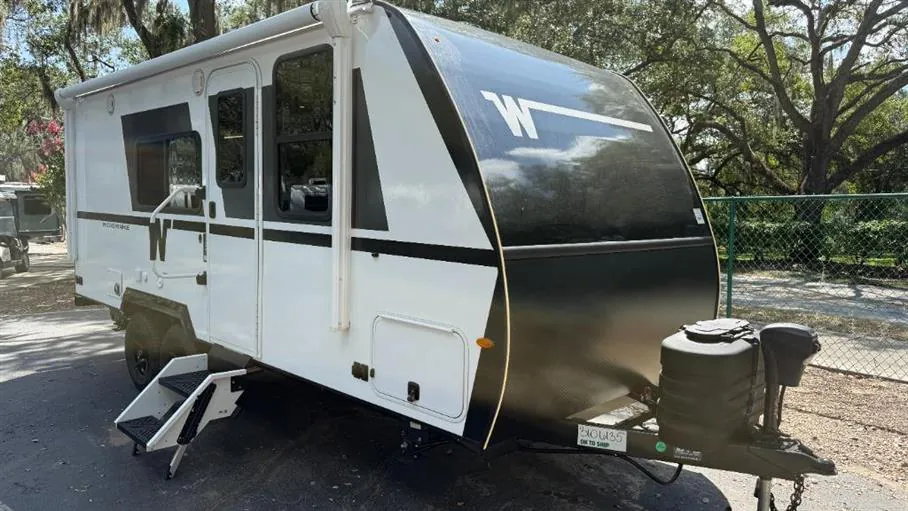 2027 Winnebago Micro Minnie 2108DS