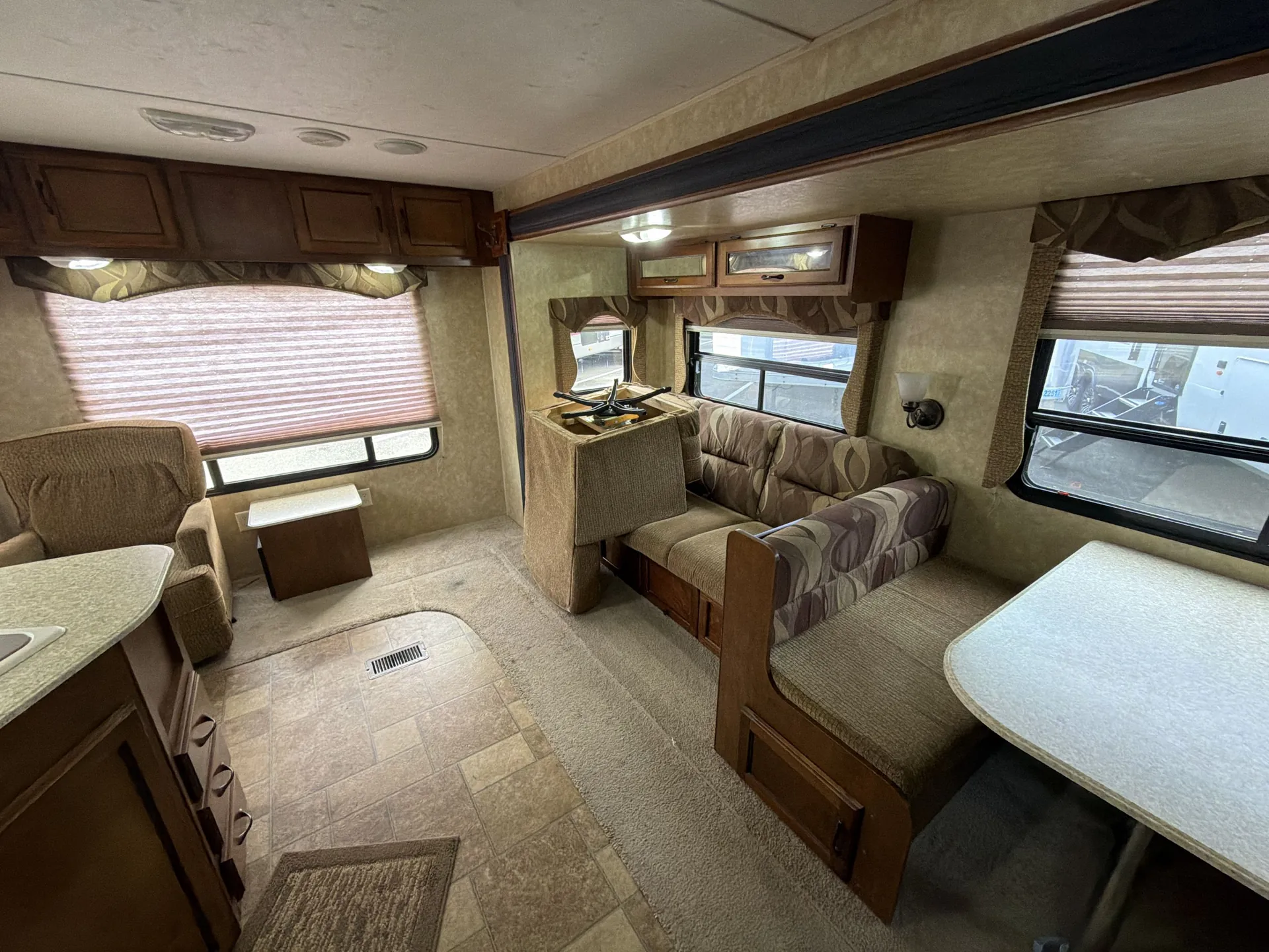 2013 Coachmen Catalina 29 RLS — living area main