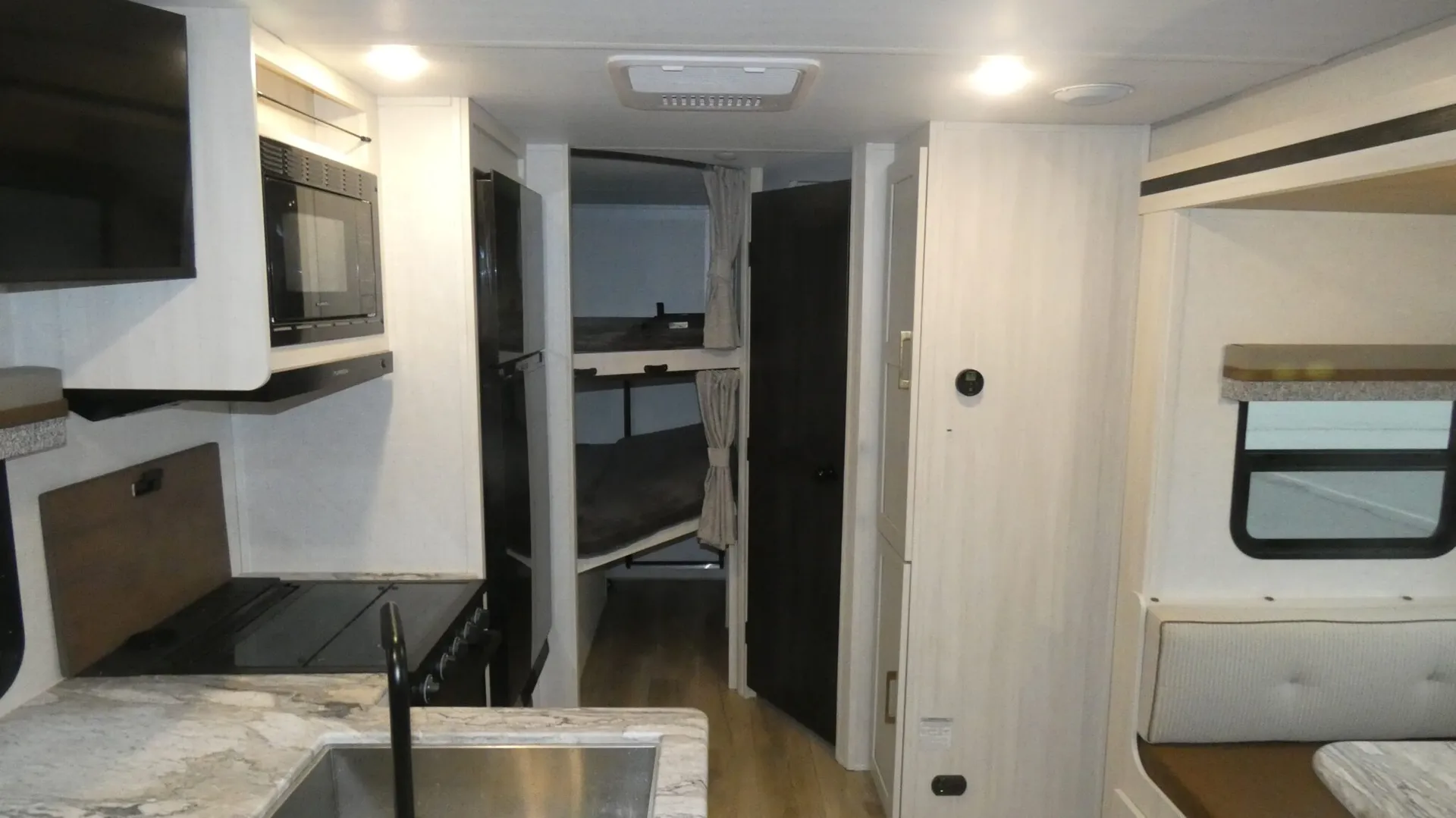 2024 Forest River Surveyor 24BHLE - Photo 3