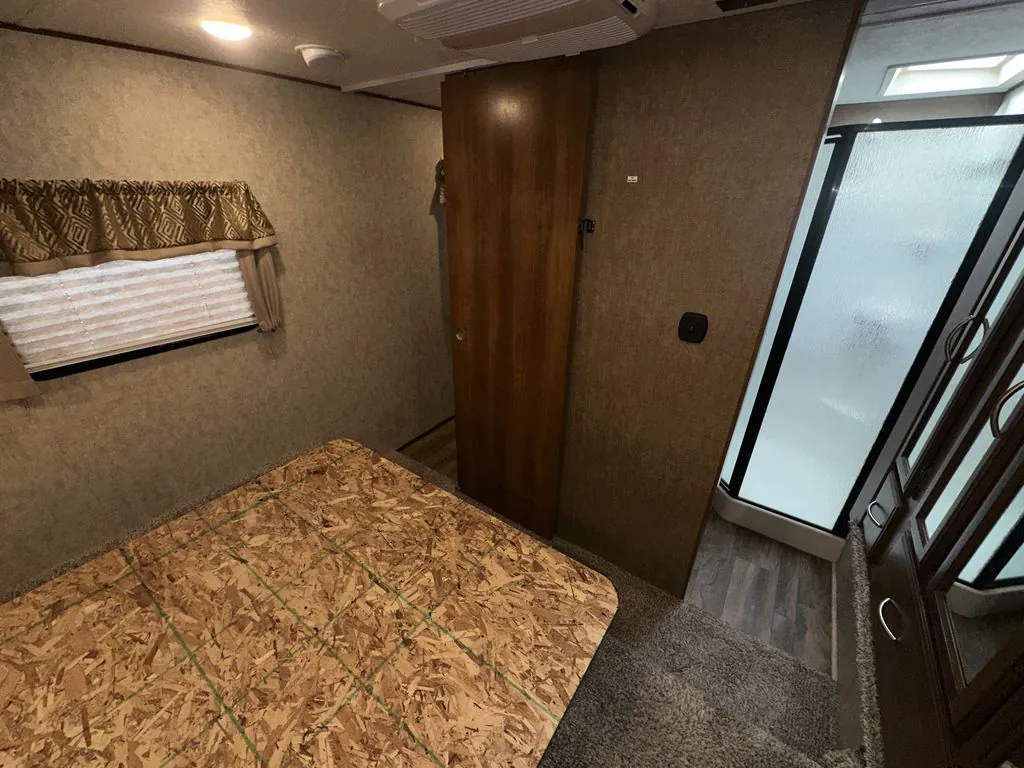 2017 Prime Time Crusader 295RST, Photos photo 22