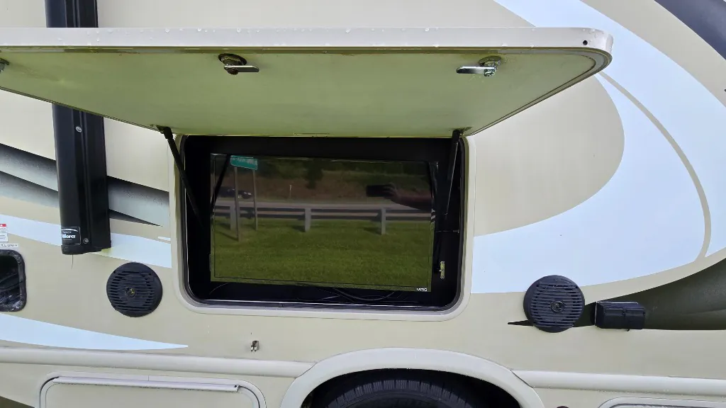 2017 Thor Motor Coach Quantum PD31 - Photo 4