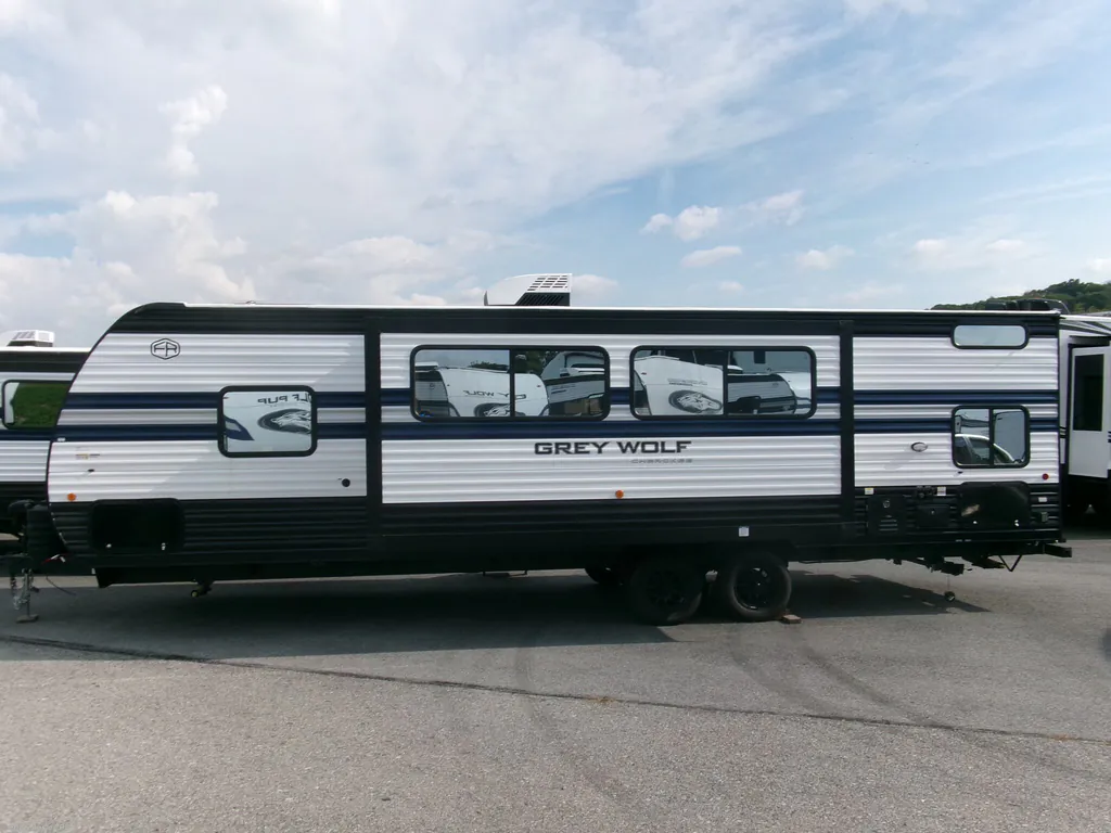 2027 Forest River Cherokee Grey Wolf 26KF, Photos photo 6