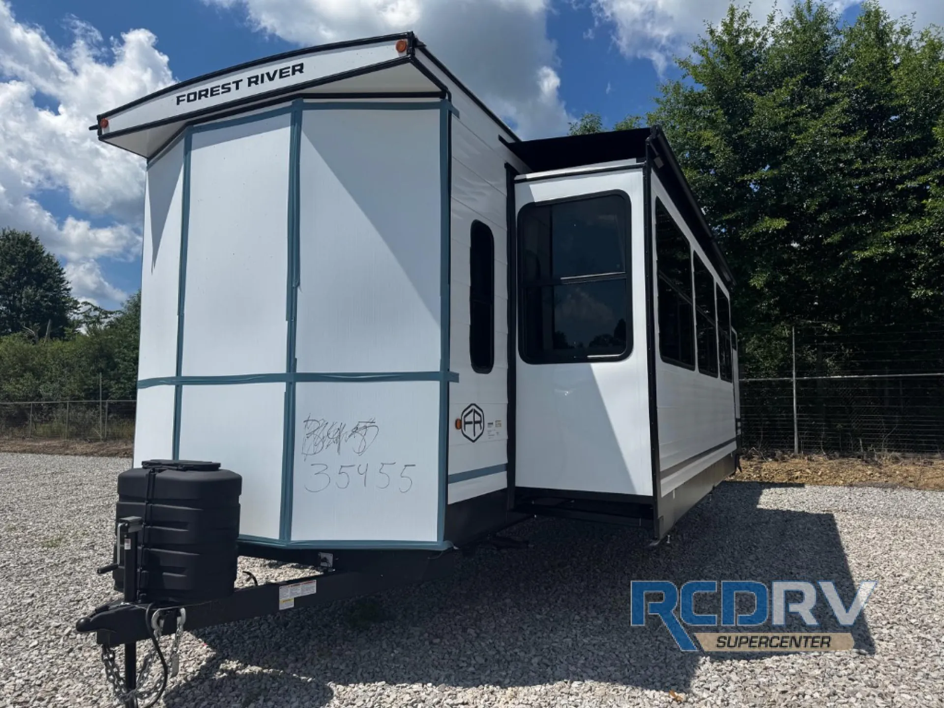 2027 Forest River Salem Villa Series 40FDEN - Photo 3