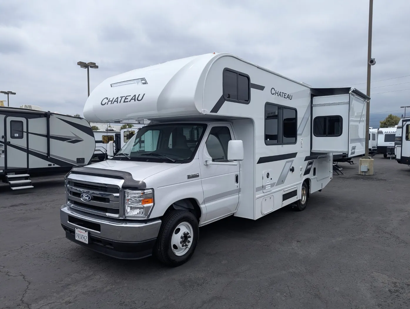 2026 Thor Motor Coach Chateau 22Z - Photo 4