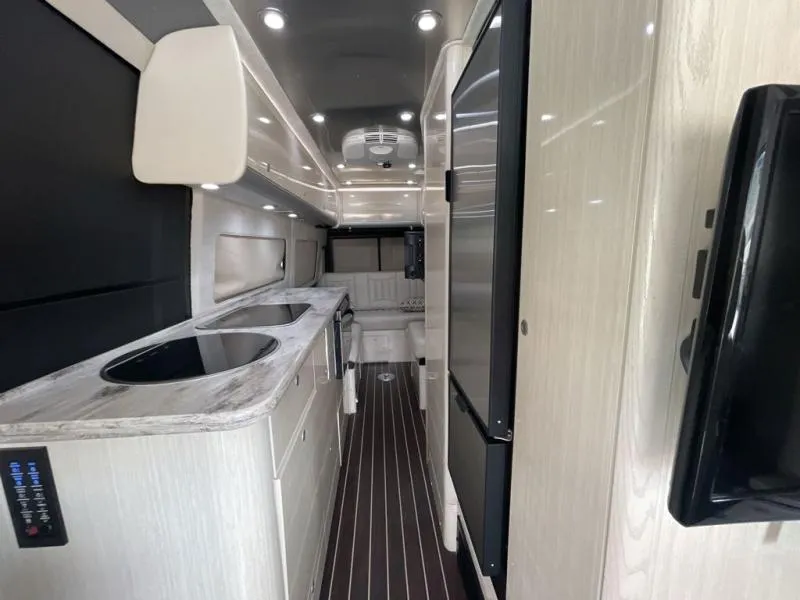 2017 Airstream Interstate Grand Tour EXT Used    Grand Tour EXT - Photo 4
