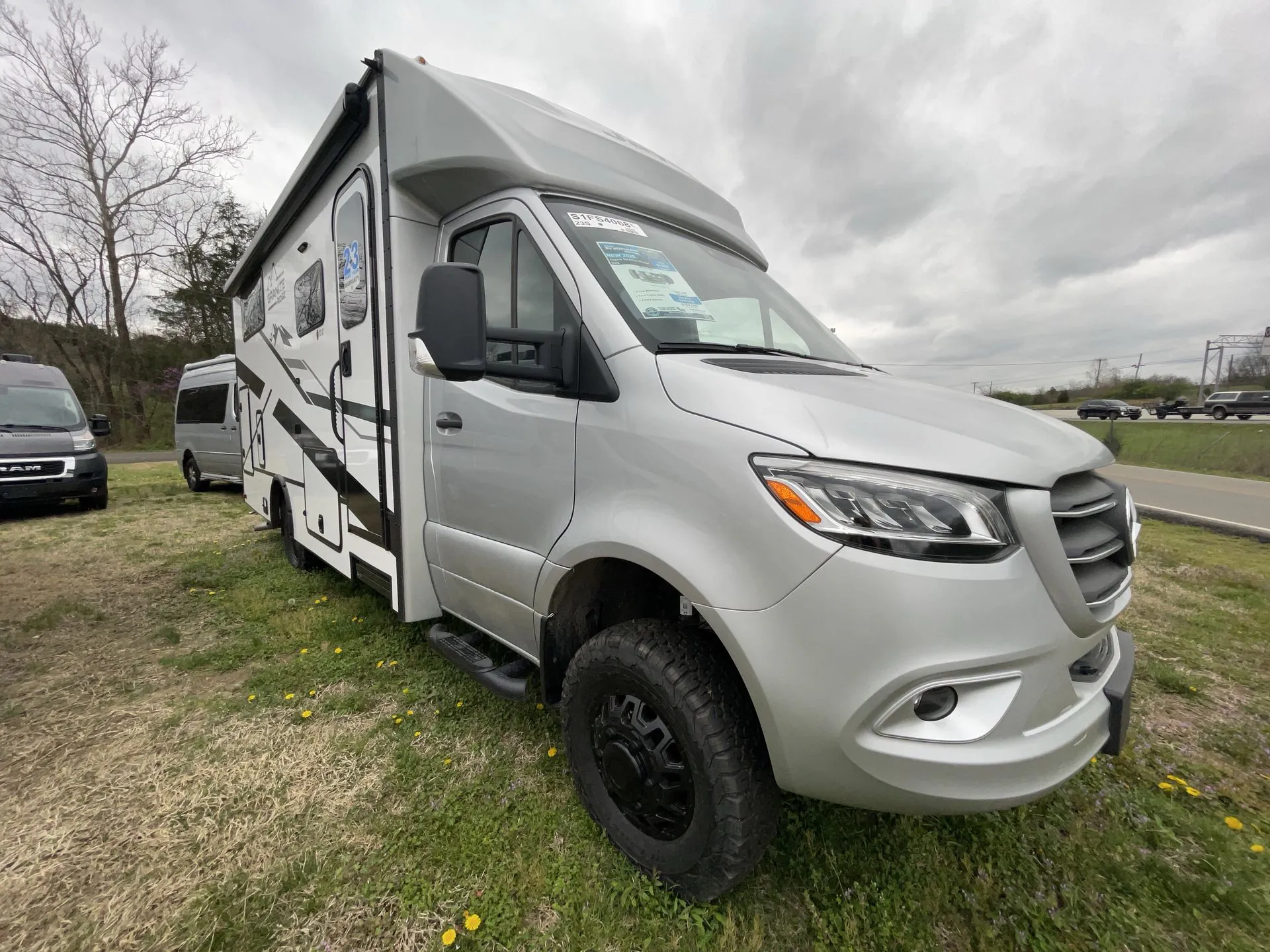 2025 Jayco Granite Ridge 23S - Photo 2