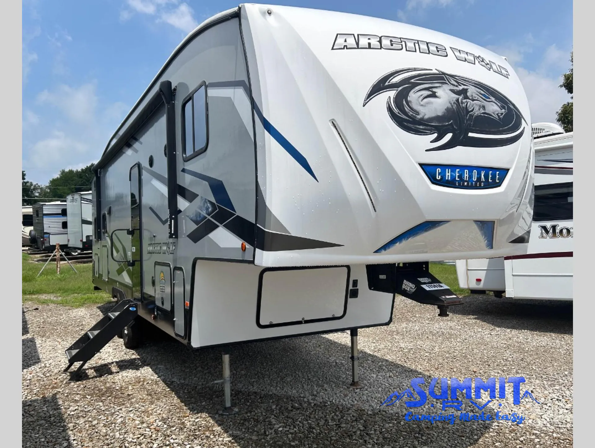 2023 Forest River Cherokee Arctic Wolf 287BH - Photo 2