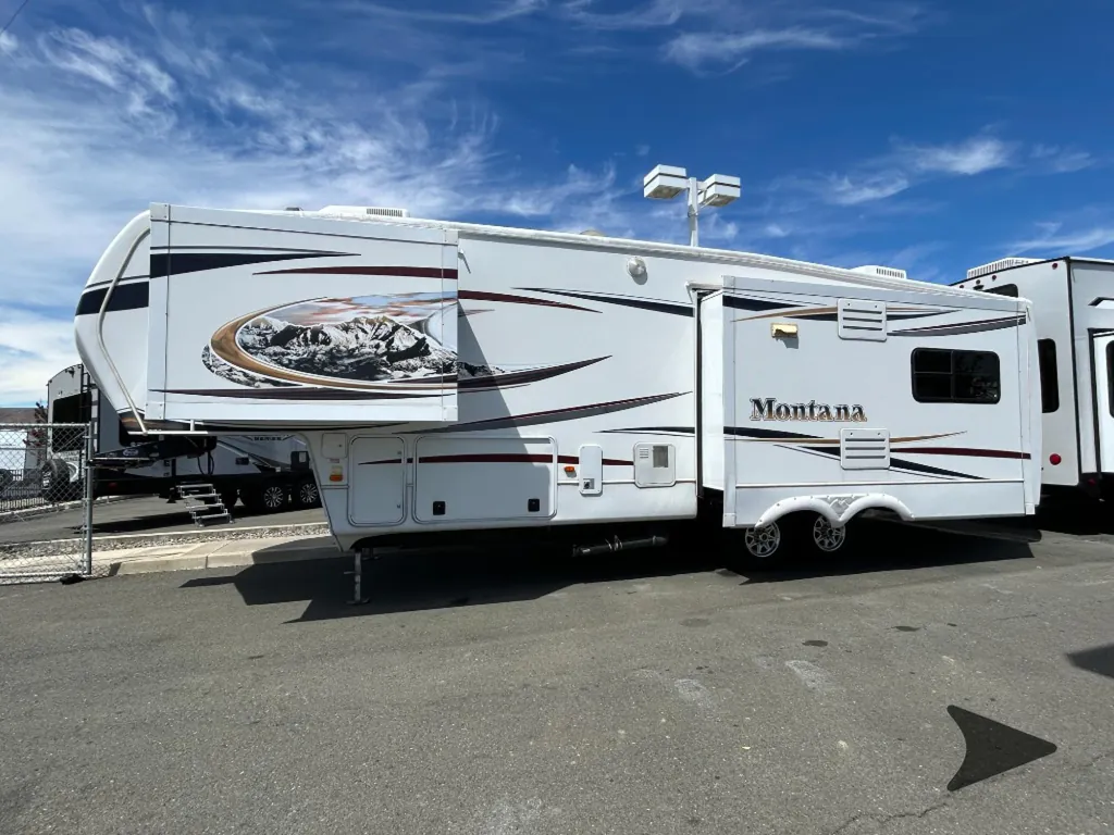 2012 Keystone Montana 3100RL, Photos photo 10