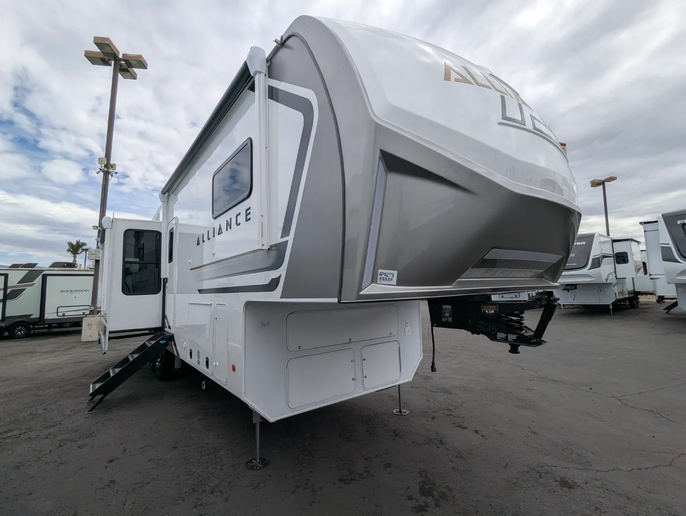 2027 Alliance RV Paradigm 310RL - Photo 2