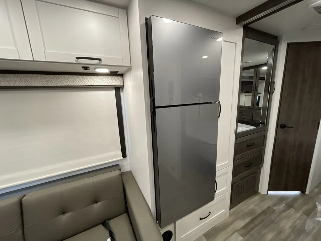 2026 entegra coach Vision 27A, Photos photo 8