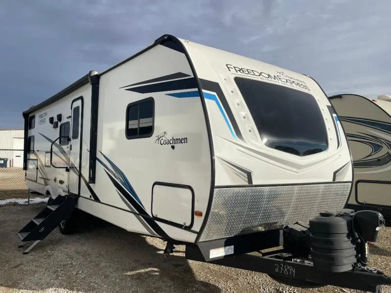 2023 Coachmen Freedom Express Ultra Lite 294BHDS - Photo 2
