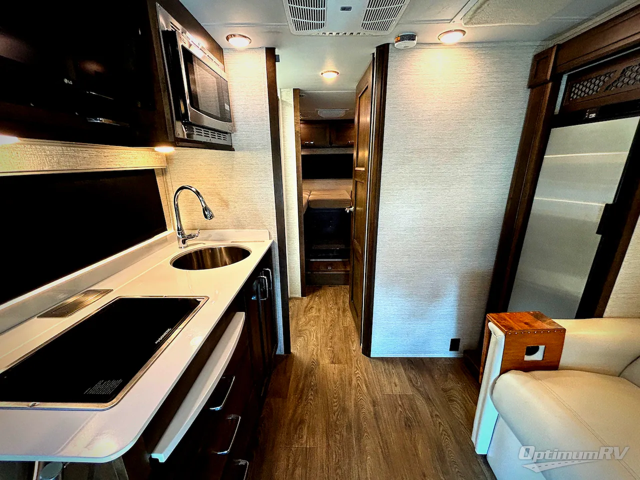 2021 Tiffin Wayfarer 25 LW - Photo 4