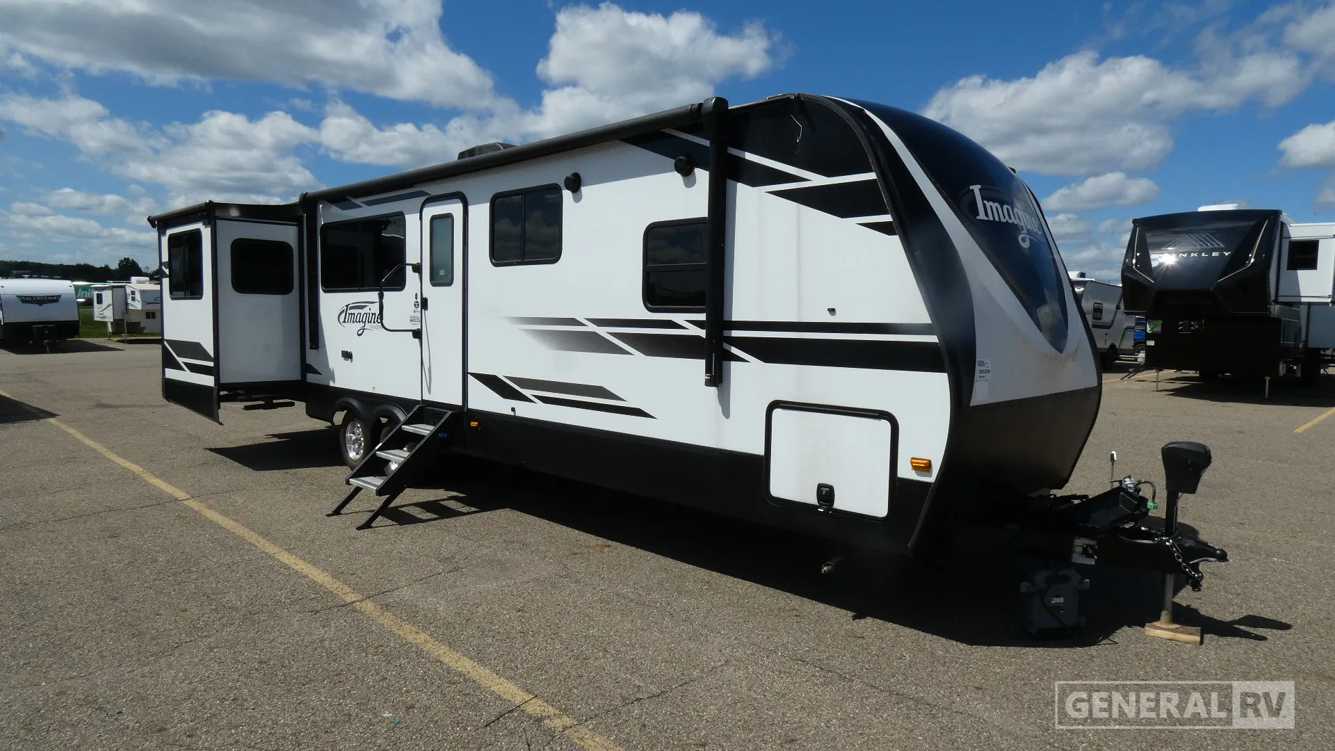 2020 Grand Design Imagine 3100RD - Photo 2