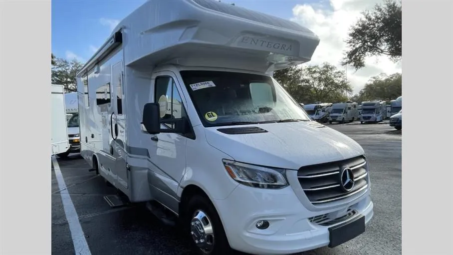 2026 Entegra Coach Qwest 25L - Photo 2