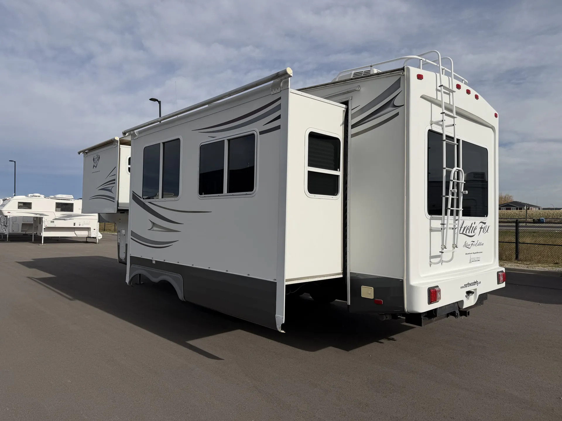 2013 Northwood Arctic Fox Grande Ronde 29-5T - Photo 3